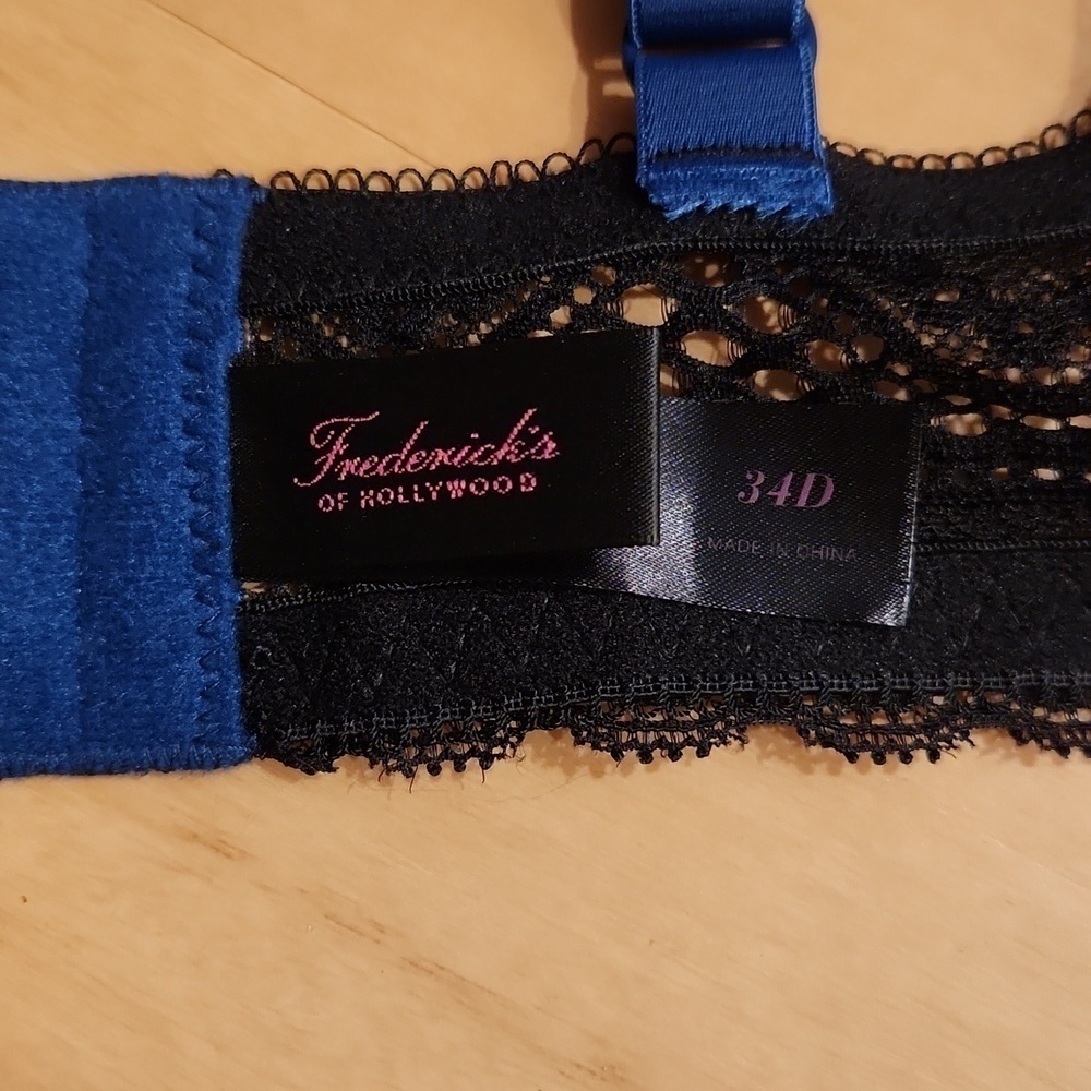 Fredericks of Hollywood Satin Push-up Lace Bra - Picture 4 of 4